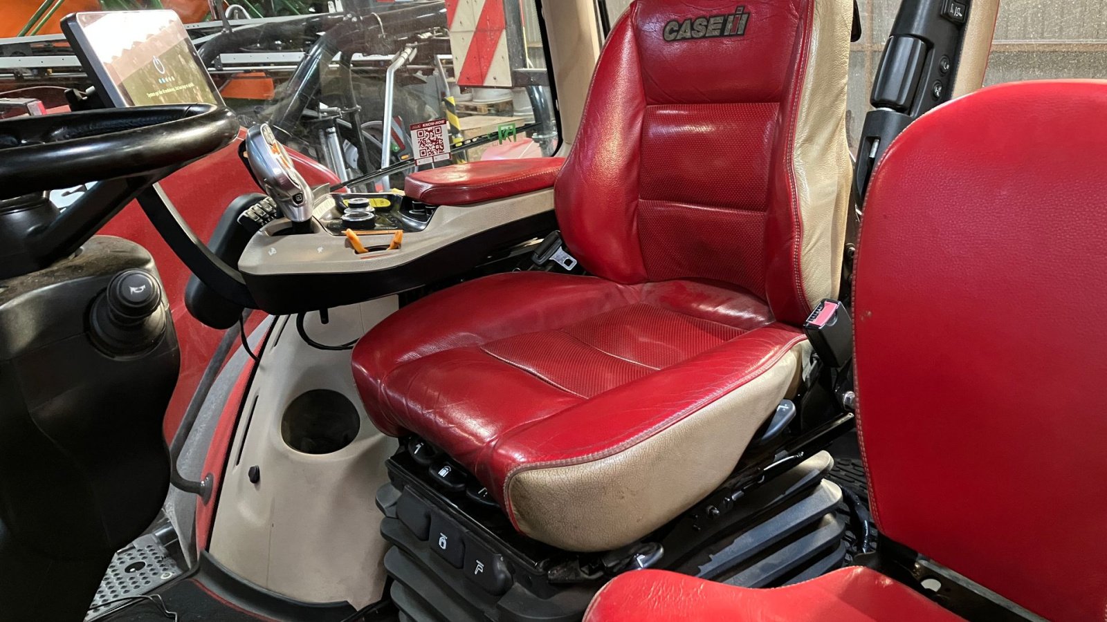 Traktor of the type Case IH Magnum 340 CVXDrive AFS Connect, Gebrauchtmaschine in Aulum (Picture 4)