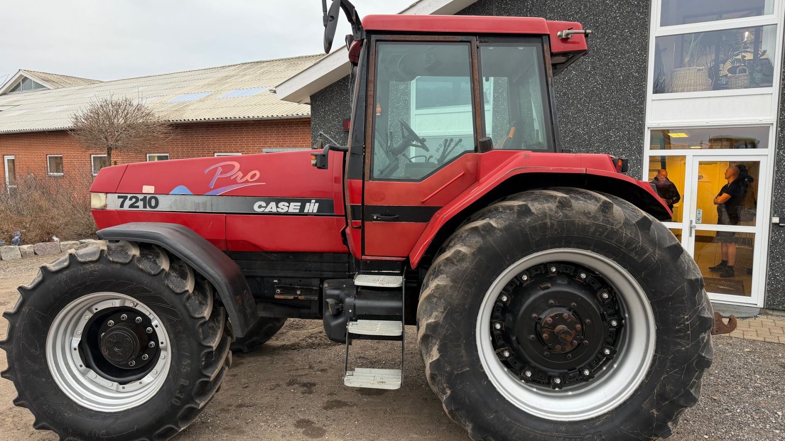 Traktor of the type Case IH Magnum 7210 PRO, Gebrauchtmaschine in Dronninglund (Picture 8)