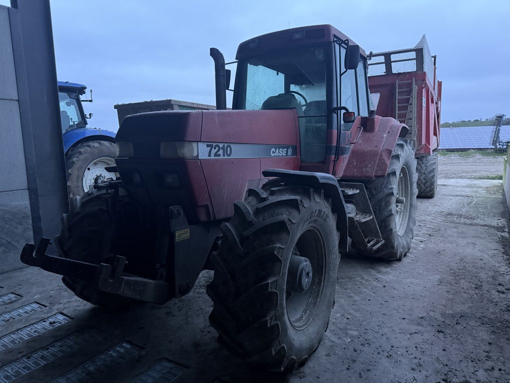 Traktor za tip Case IH MAGNUM 7210, Gebrauchtmaschine u Chauvoncourt (Slika 2)