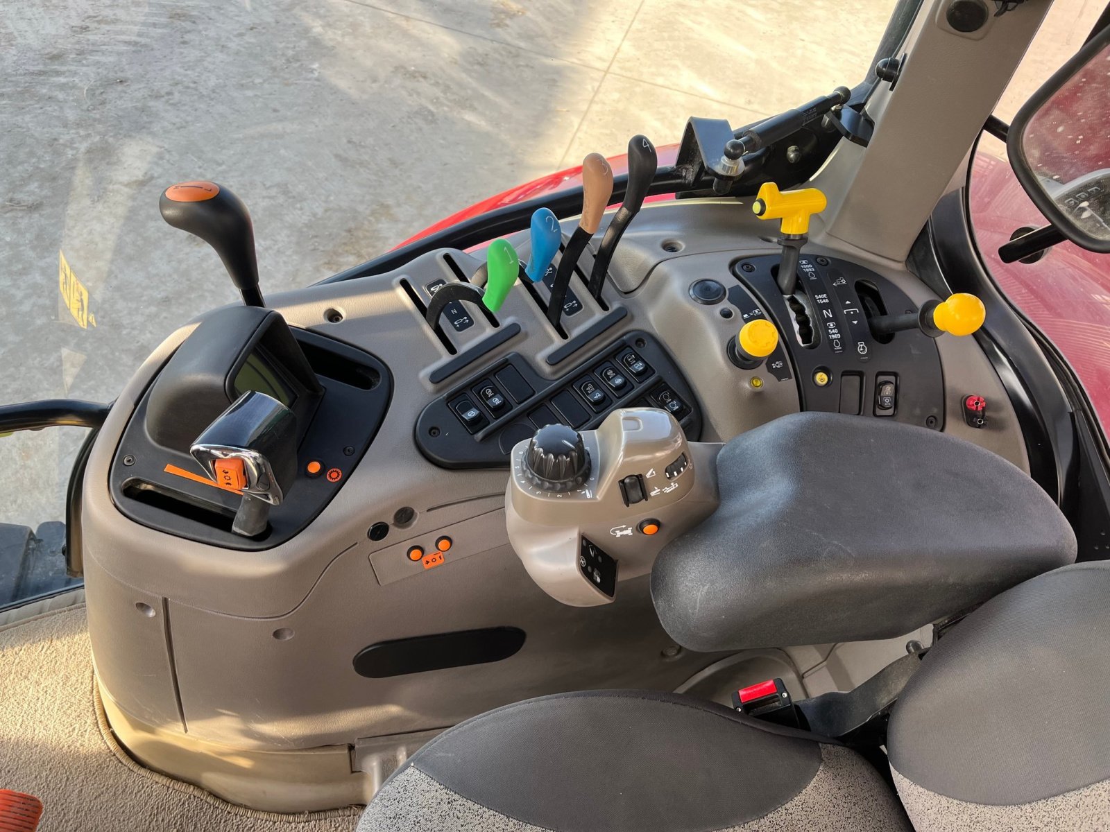 Traktor des Typs Case IH MAXXUM 115, Gebrauchtmaschine in NAINTRE (Bild 11)