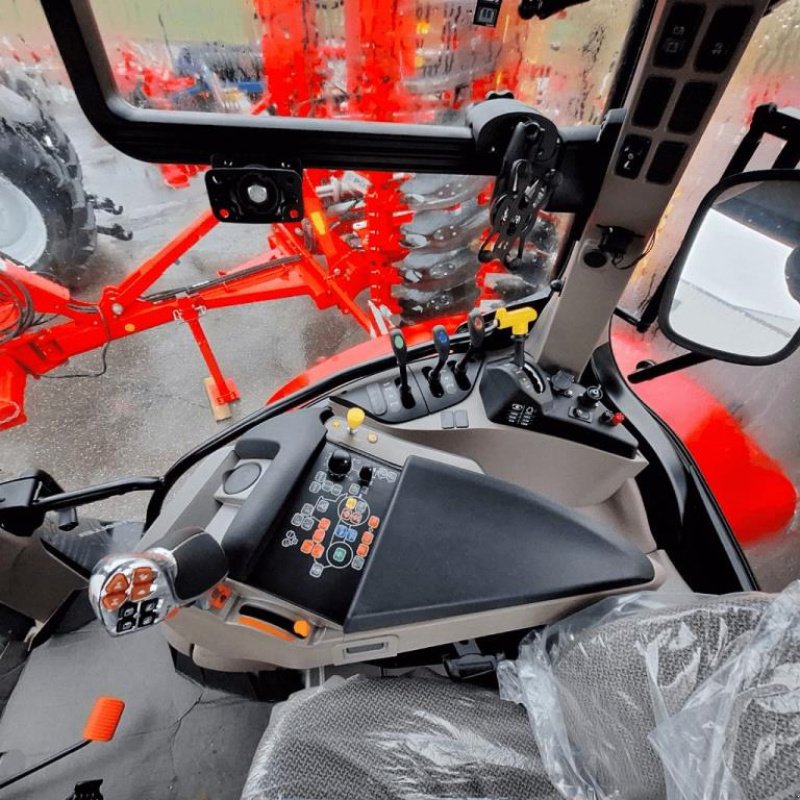 Traktor типа Case IH MAXXUM 125 AD8, Gebrauchtmaschine в azerailles (Фотография 5)