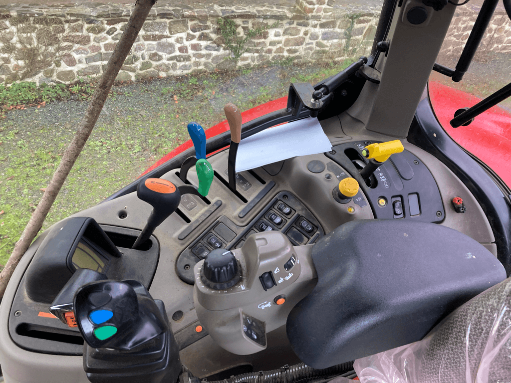 Traktor типа Case IH MAXXUM 125, Gebrauchtmaschine в CONDE SUR VIRE (Фотография 5)