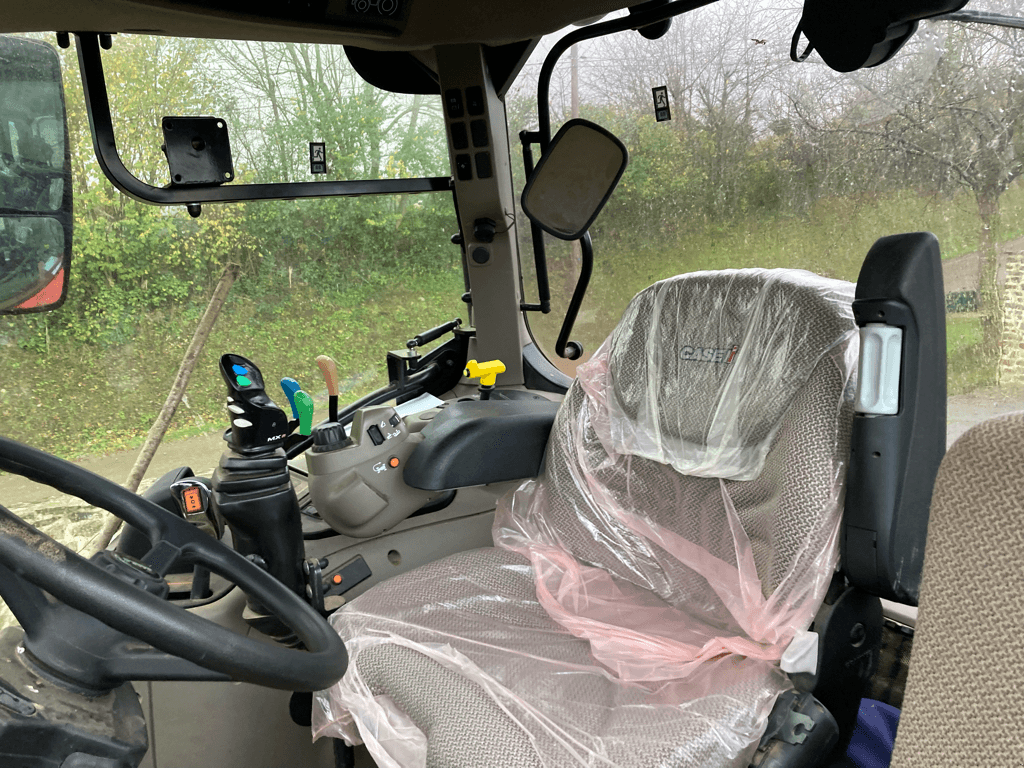 Traktor типа Case IH MAXXUM 125, Gebrauchtmaschine в CONDE SUR VIRE (Фотография 4)