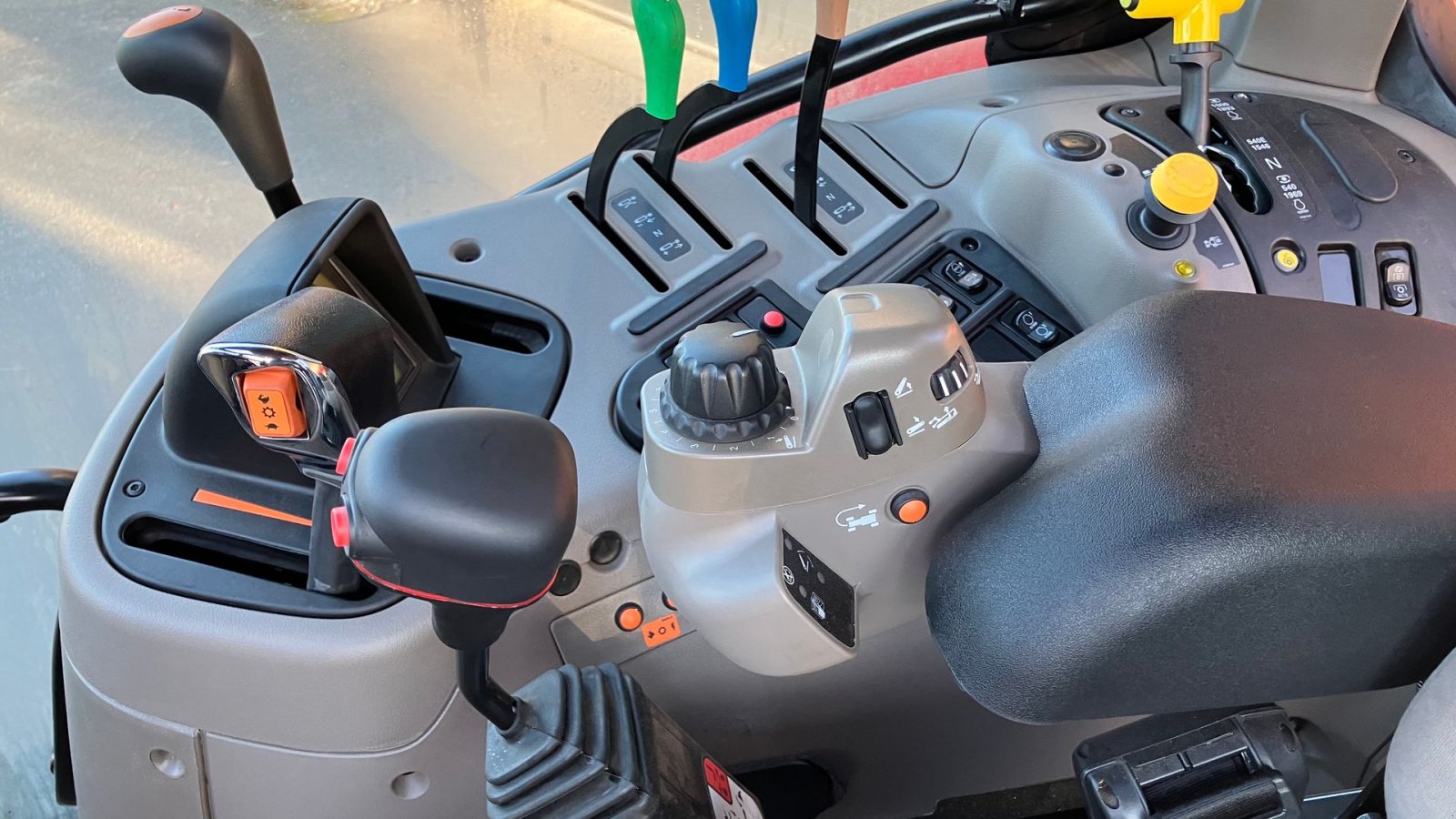 Traktor от тип Case IH Maxxum 145  Advanced model med L4522T frontlæsser, Gebrauchtmaschine в Grindsted (Снимка 14)