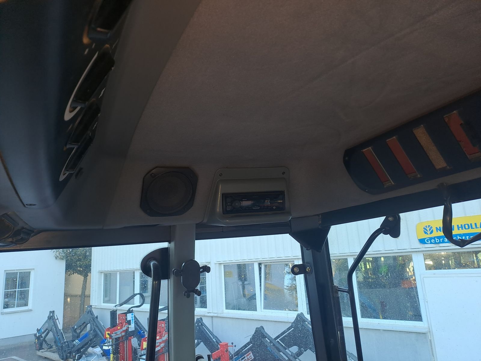 Traktor des Typs Case IH MX 135, Gebrauchtmaschine in Burgkirchen (Bild 13)