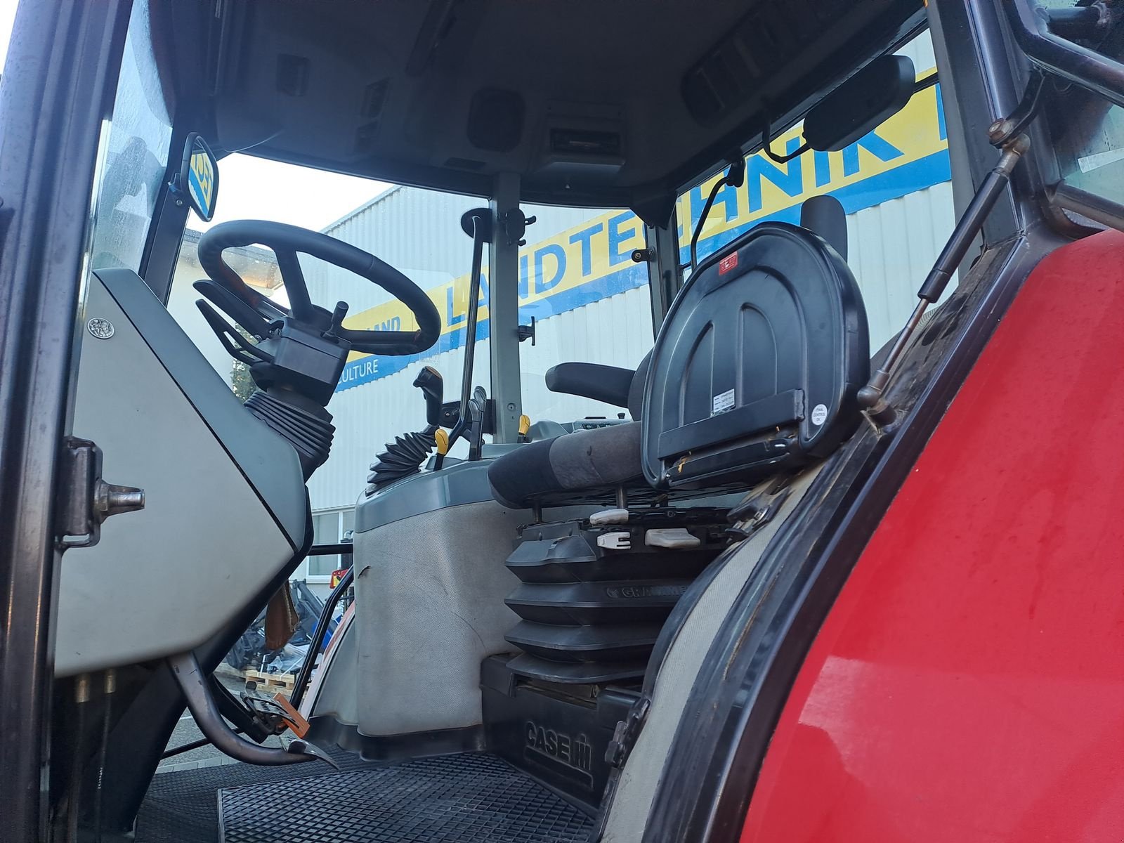 Traktor des Typs Case IH MX 135, Gebrauchtmaschine in Burgkirchen (Bild 12)