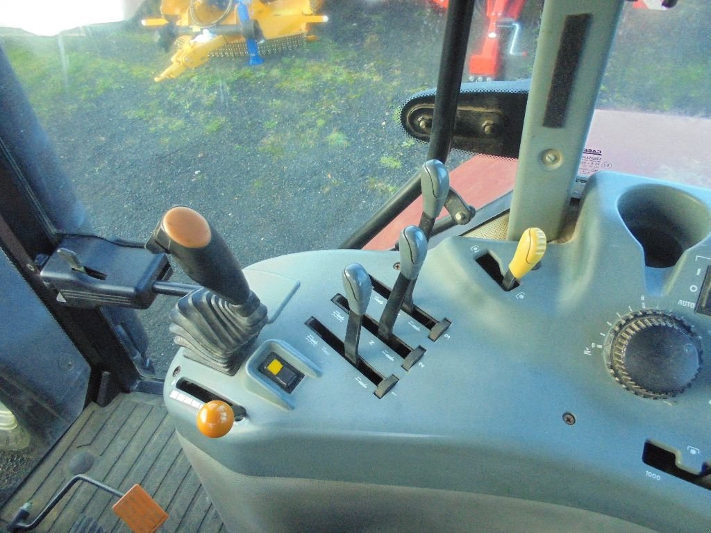 Traktor des Typs Case IH MX 135, Gebrauchtmaschine in AUTHON (Bild 10)