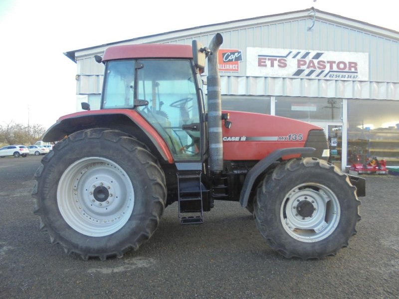 Traktor of the type Case IH MX 135, Gebrauchtmaschine in AUTHON (Picture 1)