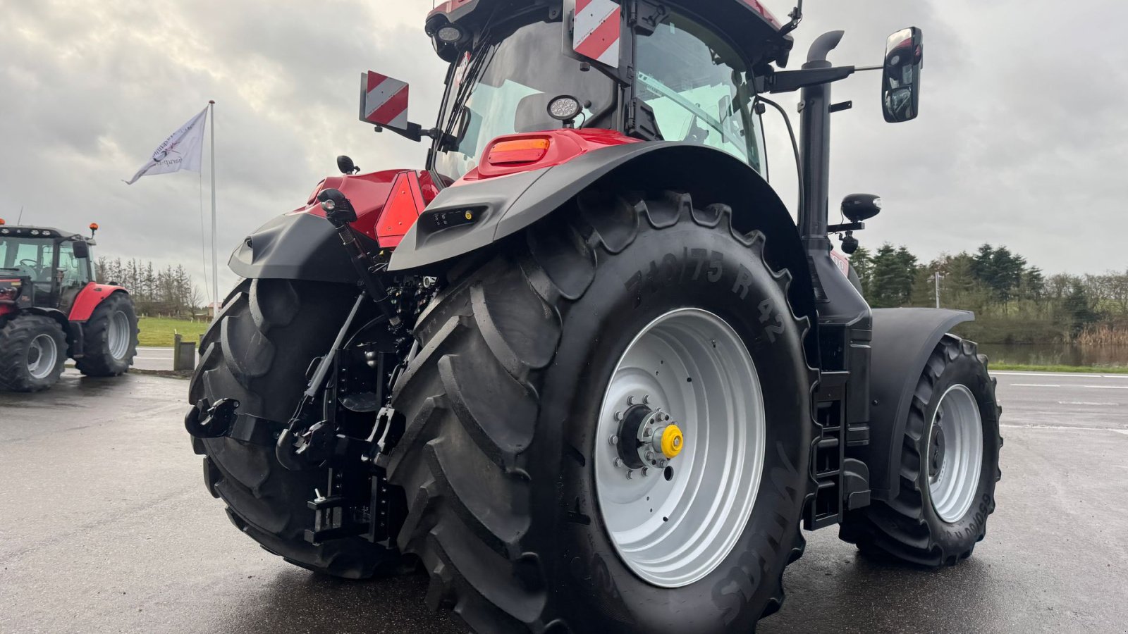 Traktor of the type Case IH OPTUM 300 CVX AFS CONNECT KUN 1200 TIMER OG MED DET NYE MODEL FØREHUS!, Gebrauchtmaschine in Nørager (Picture 12)
