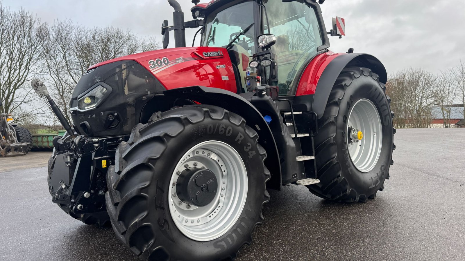 Traktor of the type Case IH OPTUM 300 CVX AFS CONNECT KUN 1200 TIMER OG MED DET NYE MODEL FØREHUS!, Gebrauchtmaschine in Nørager (Picture 1)
