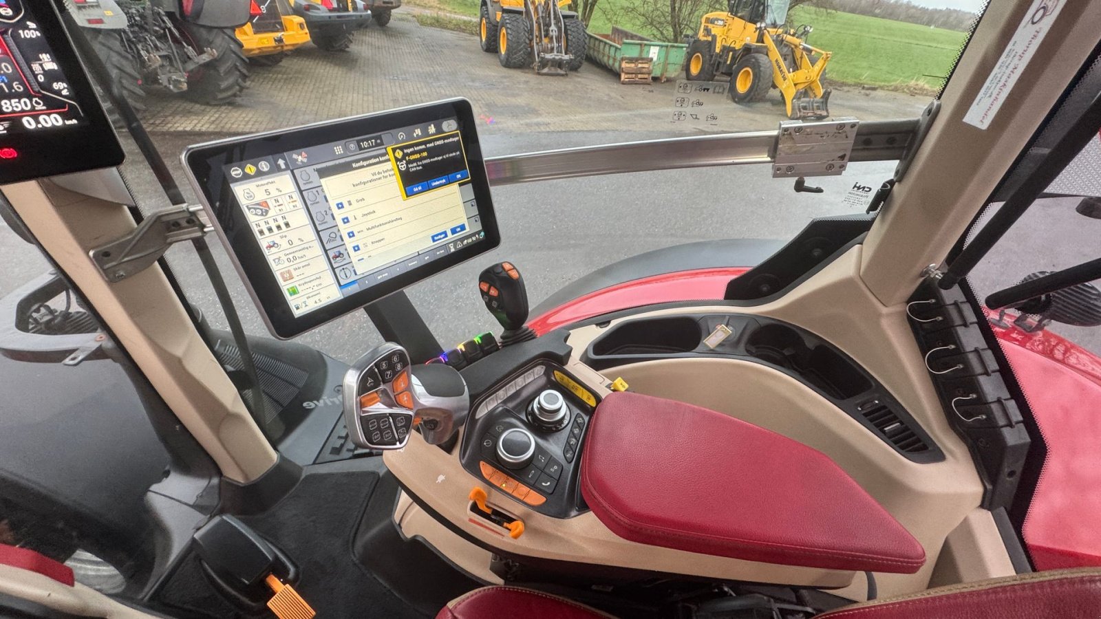 Traktor of the type Case IH OPTUM 300 CVX AFS CONNECT KUN 1200 TIMER OG MED DET NYE MODEL FØREHUS!, Gebrauchtmaschine in Nørager (Picture 17)