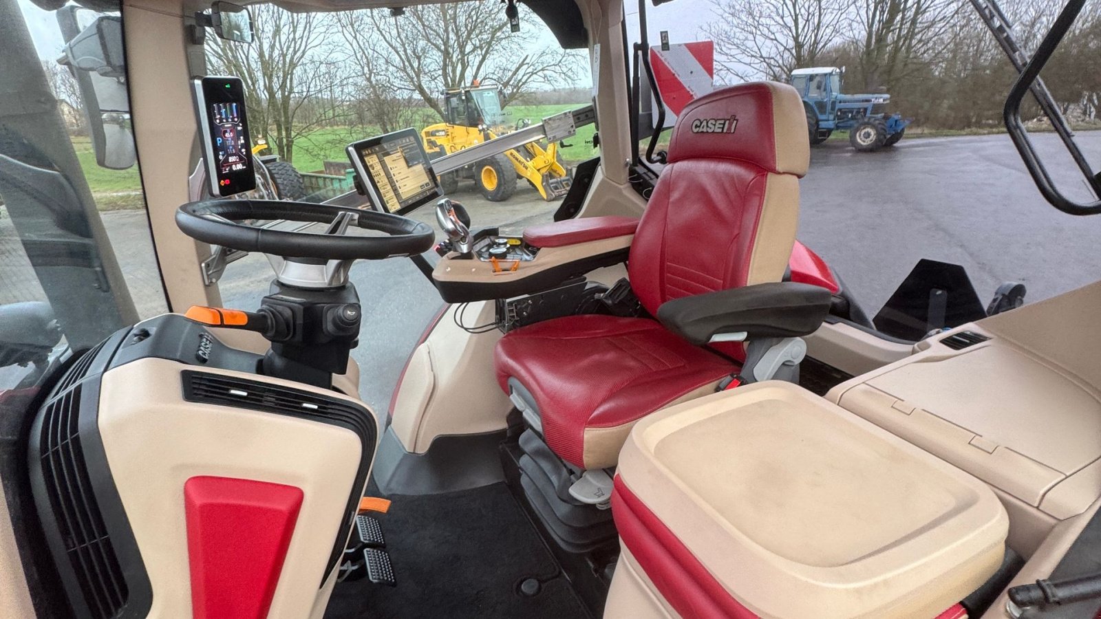 Traktor of the type Case IH OPTUM 300 CVX AFS CONNECT KUN 1200 TIMER OG MED DET NYE MODEL FØREHUS!, Gebrauchtmaschine in Nørager (Picture 16)