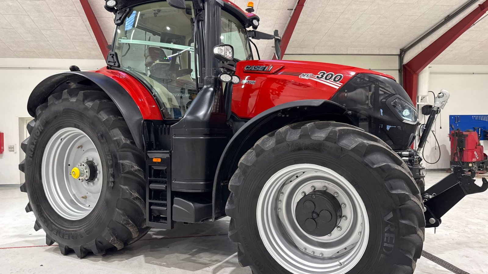 Traktor van het type Case IH OPTUM 300 CVX AFS CONNECT KUN 1500 TIMER! MED DET NYE MODEL FØREHUS!, Gebrauchtmaschine in Nørager (Foto 9)