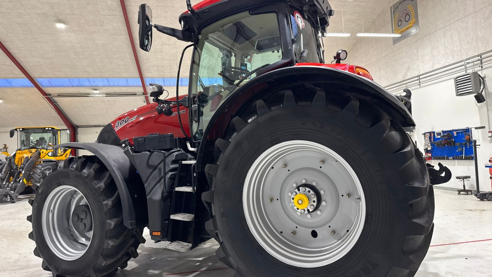 Traktor van het type Case IH OPTUM 300 CVX AFS CONNECT KUN 1500 TIMER! MED DET NYE MODEL FØREHUS!, Gebrauchtmaschine in Nørager (Foto 5)