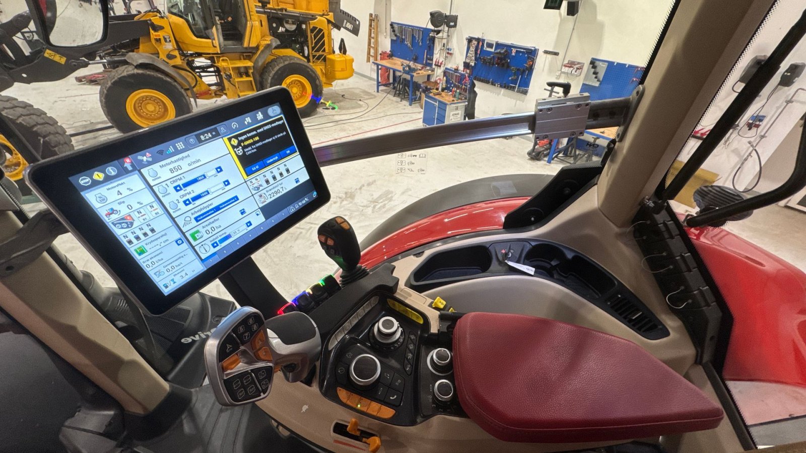 Traktor van het type Case IH OPTUM 300 CVX AFS CONNECT KUN 1500 TIMER! MED DET NYE MODEL FØREHUS!, Gebrauchtmaschine in Nørager (Foto 19)