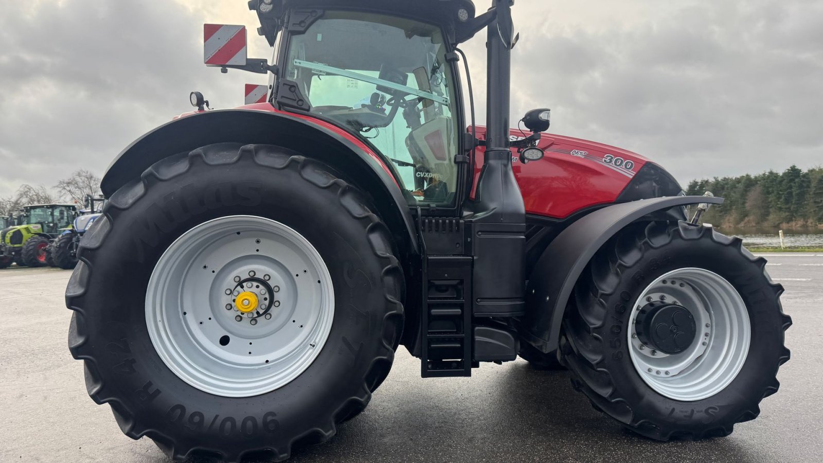 Traktor van het type Case IH OPTUM 300 CVX AFS CONNECT KUN 2600 TIMER OG MED DET NYE MODEL FØREHUS!, Gebrauchtmaschine in Nørager (Foto 12)