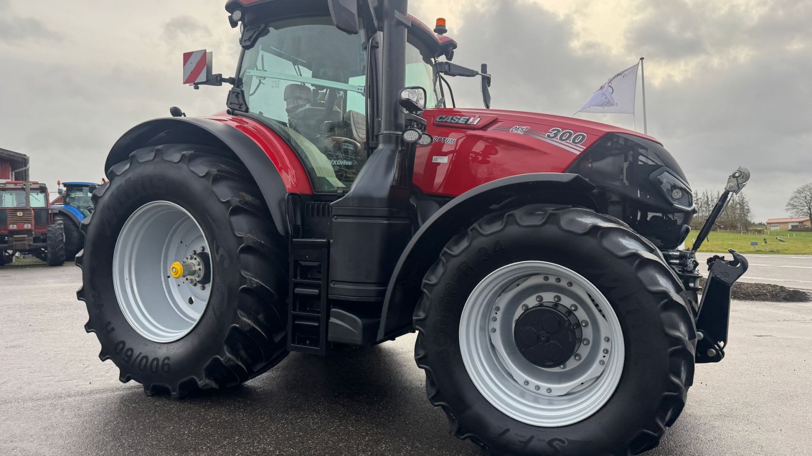 Traktor van het type Case IH OPTUM 300 CVX AFS CONNECT KUN 2600 TIMER OG MED DET NYE MODEL FØREHUS!, Gebrauchtmaschine in Nørager (Foto 10)