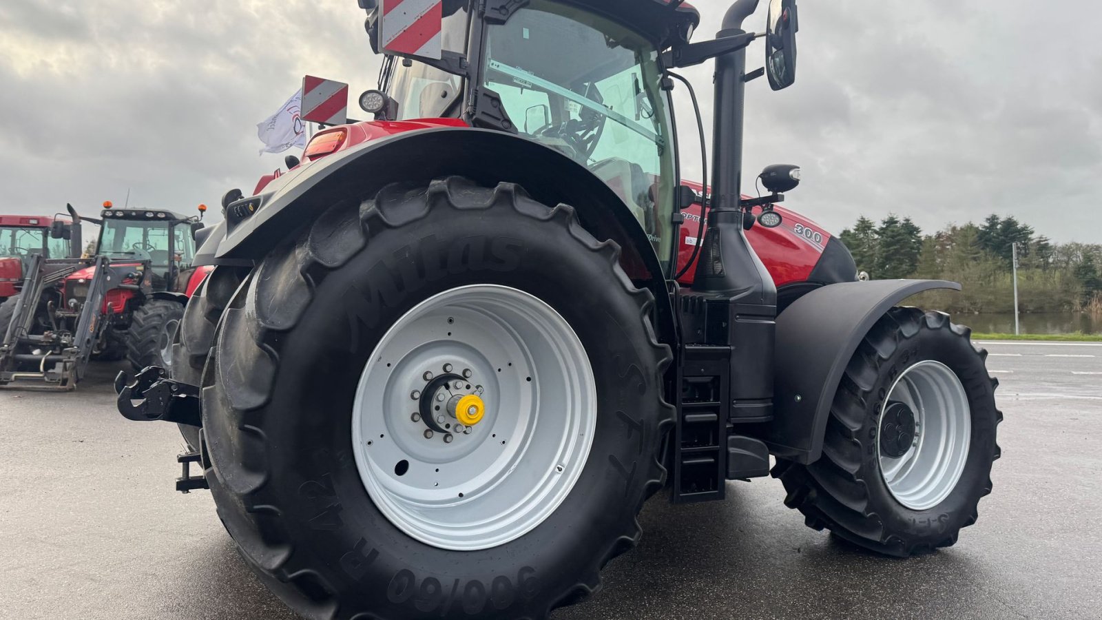 Traktor van het type Case IH OPTUM 300 CVX AFS CONNECT KUN 2600 TIMER OG MED DET NYE MODEL FØREHUS!, Gebrauchtmaschine in Nørager (Foto 13)