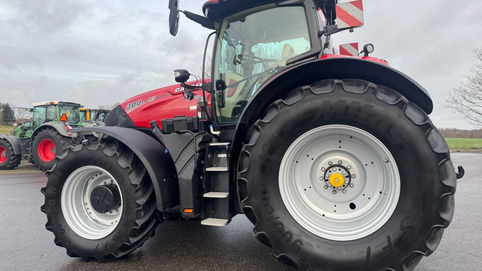 Traktor van het type Case IH OPTUM 300 CVX AFS CONNECT KUN 2600 TIMER OG MED DET NYE MODEL FØREHUS!, Gebrauchtmaschine in Nørager (Foto 5)