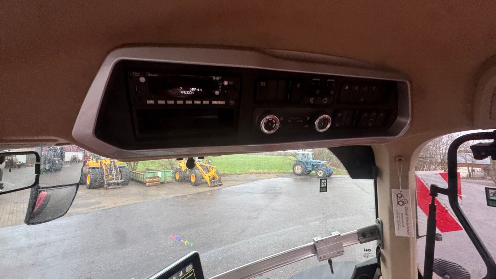 Traktor van het type Case IH OPTUM 300 CVX AFS CONNECT KUN 2600 TIMER OG MED DET NYE MODEL FØREHUS!, Gebrauchtmaschine in Nørager (Foto 21)