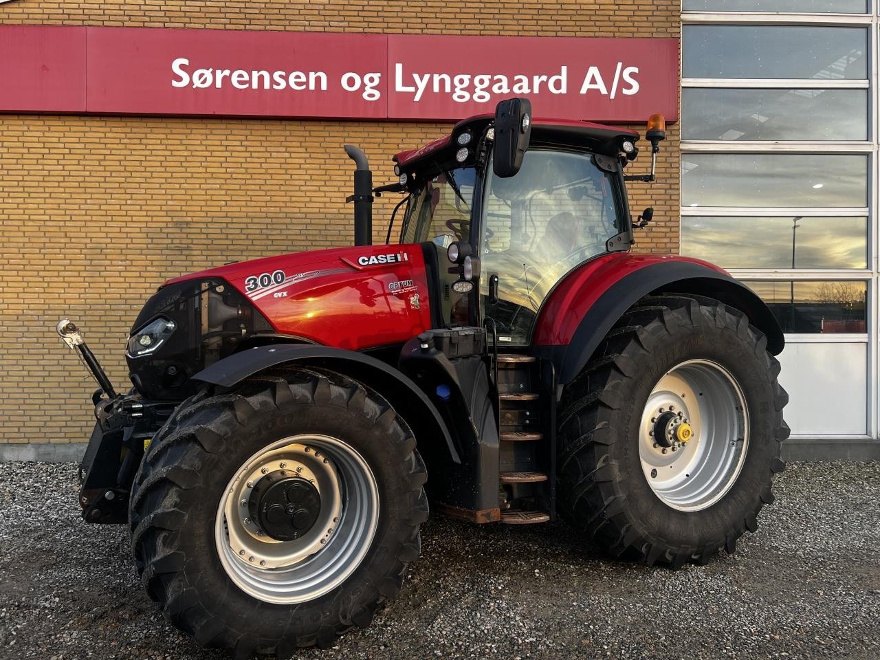 Traktor des Typs Case IH OPTUM 300 CVX, Gebrauchtmaschine in Viborg (Bild 1)