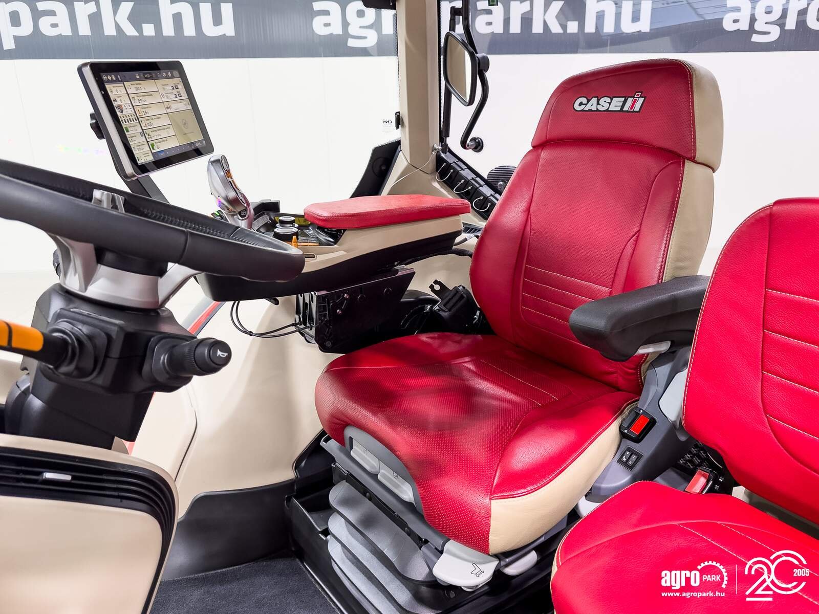 Traktor des Typs Case IH Optum 300 CVX, Gebrauchtmaschine in Csengele (Bild 11)