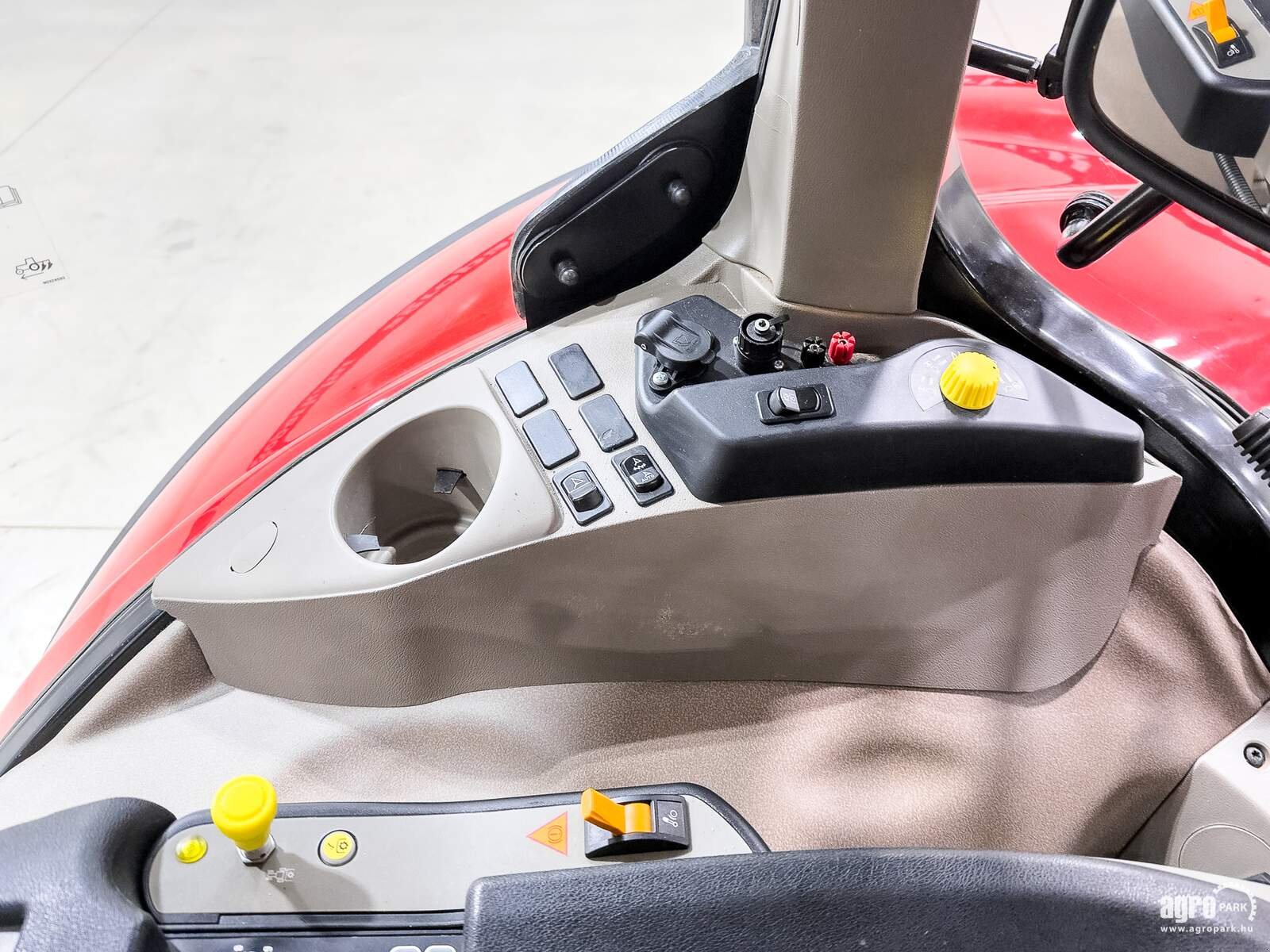 Traktor van het type Case IH Optum 300 CVX, Gebrauchtmaschine in Csengele (Foto 19)