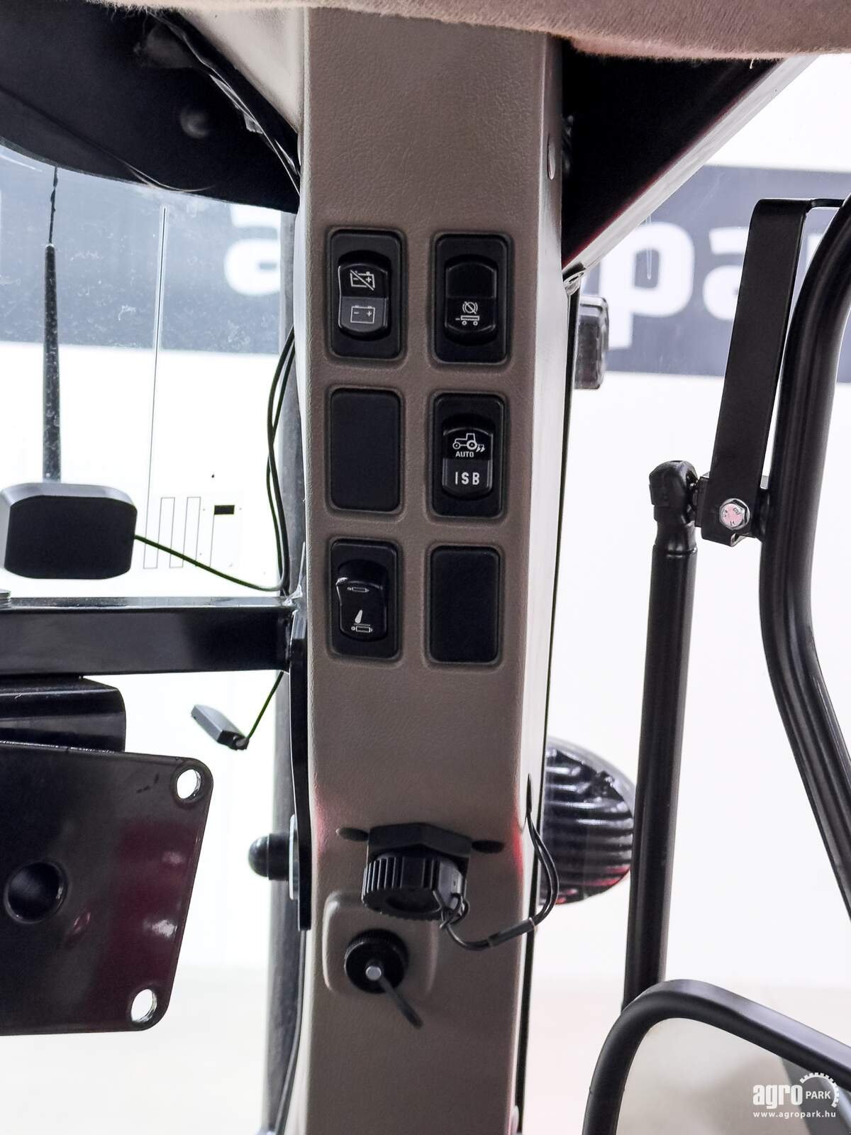 Traktor van het type Case IH Optum 300 CVX, Gebrauchtmaschine in Csengele (Foto 24)