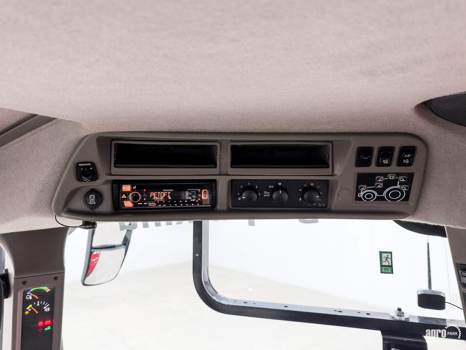 Traktor van het type Case IH Optum 300 CVX, Gebrauchtmaschine in Csengele (Foto 26)