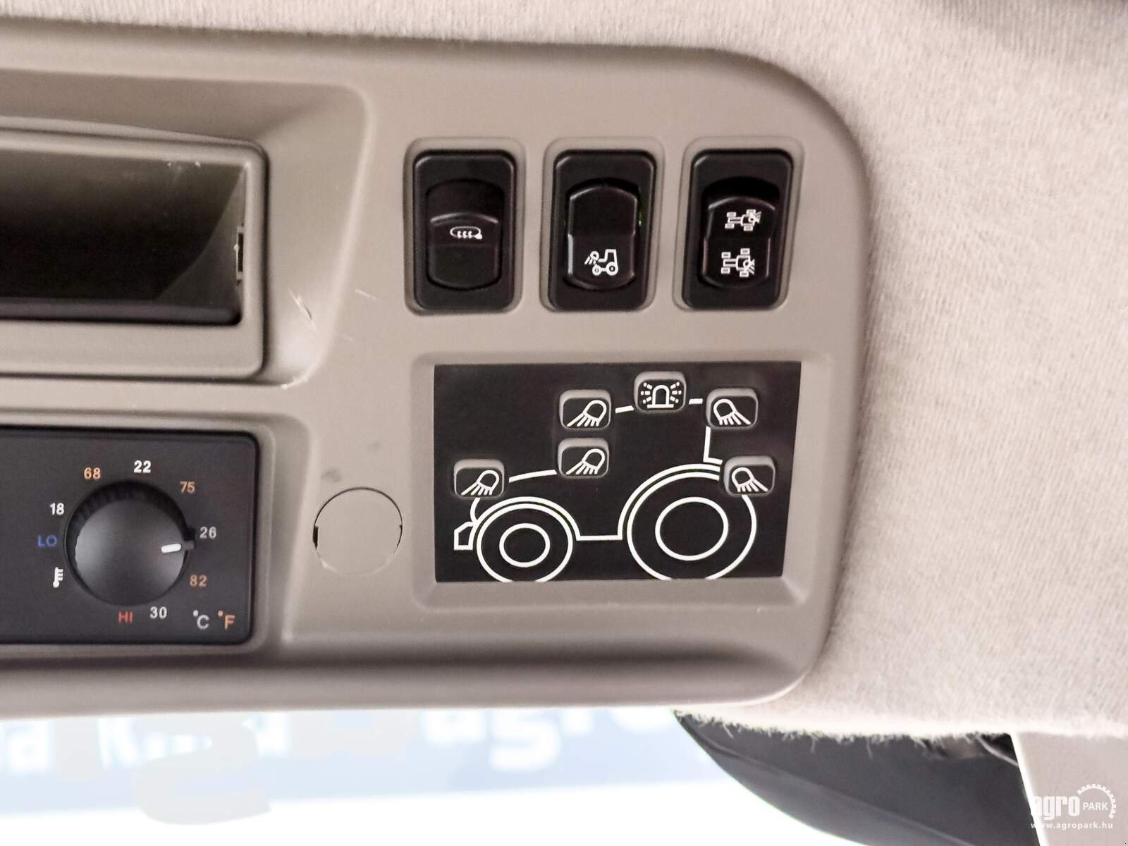 Traktor van het type Case IH Optum 300 CVX, Gebrauchtmaschine in Csengele (Foto 29)