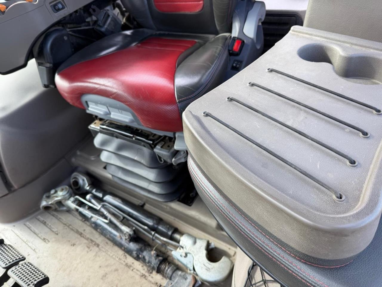 Traktor tip Case IH OPTUM 300 CVX, Gebrauchtmaschine in Saksøbing (Poză 15)