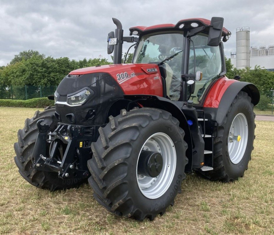 Traktor des Typs Case IH Optum 300 CVX, Neumaschine in Freiberg (Bild 1)