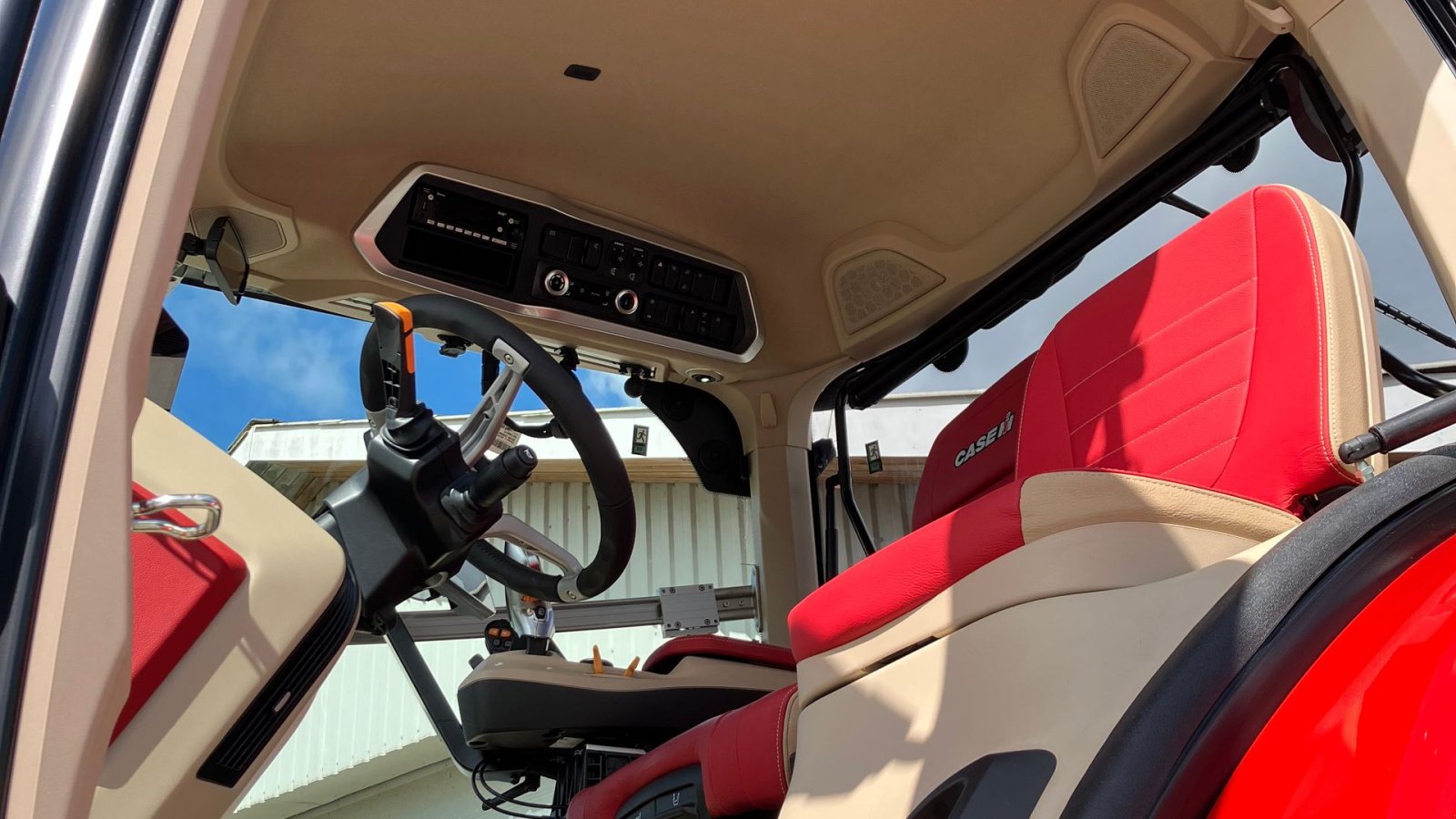 Traktor of the type Case IH OPTUM 340 CVX, Gebrauchtmaschine in Spøttrup (Picture 14)