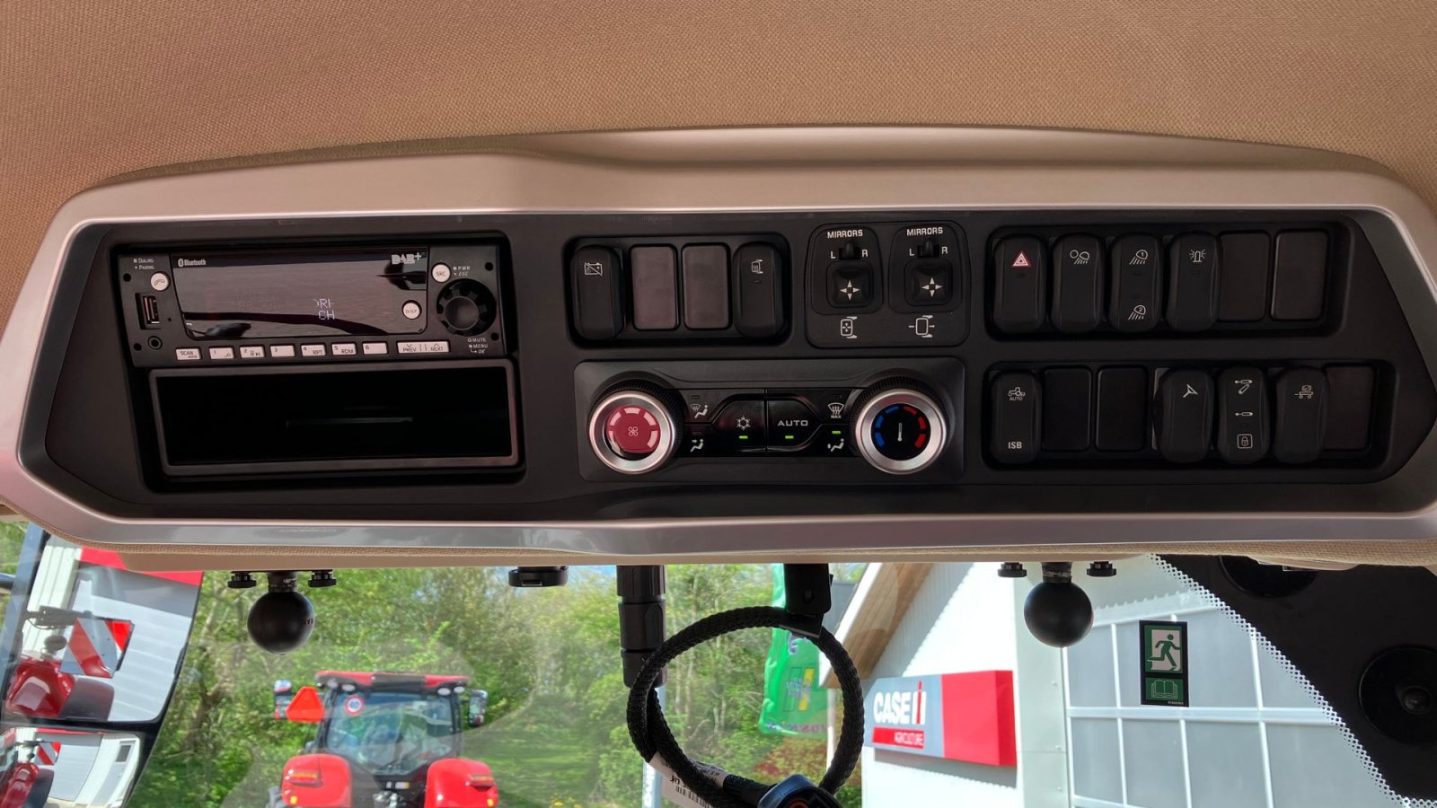 Traktor of the type Case IH OPTUM 340 CVX, Gebrauchtmaschine in Spøttrup (Picture 21)