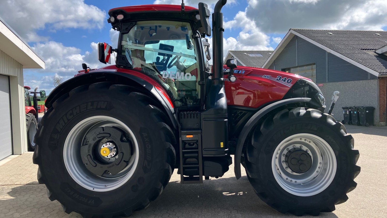 Traktor of the type Case IH OPTUM 340 CVX, Gebrauchtmaschine in Spøttrup (Picture 10)