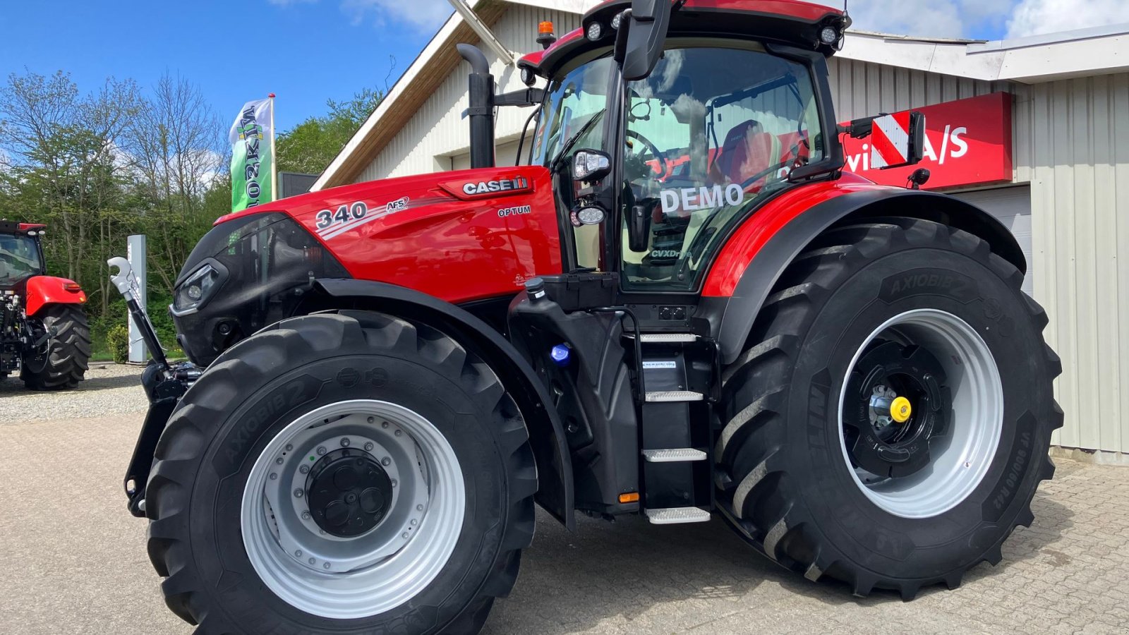 Traktor of the type Case IH OPTUM 340 CVX, Gebrauchtmaschine in Spøttrup (Picture 2)