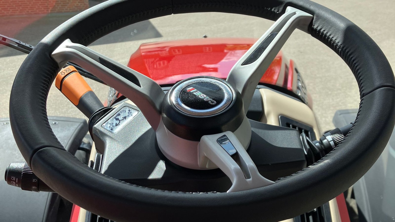 Traktor of the type Case IH OPTUM 340 CVX, Gebrauchtmaschine in Spøttrup (Picture 22)