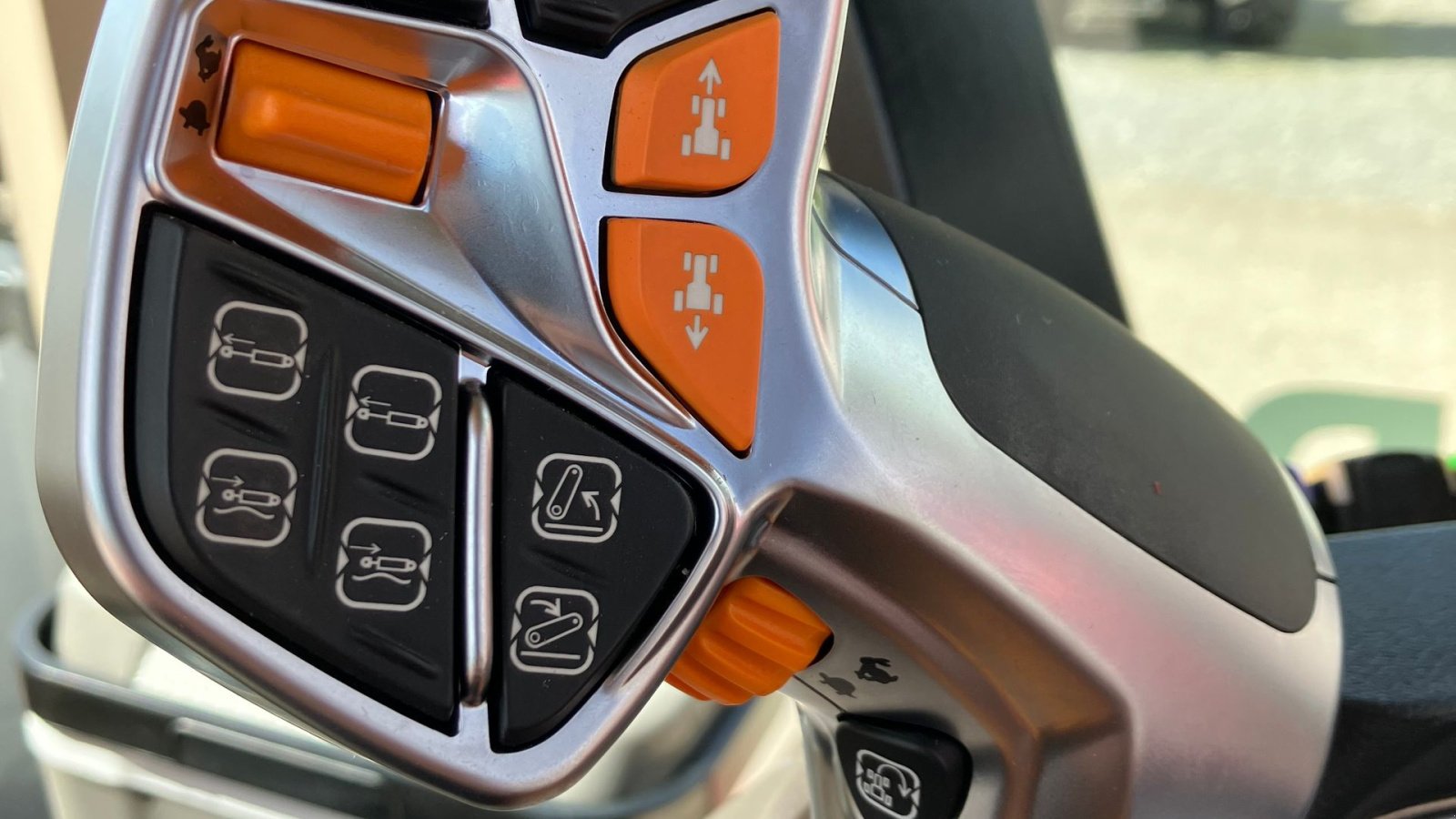 Traktor of the type Case IH OPTUM 340 CVX, Gebrauchtmaschine in Spøttrup (Picture 16)