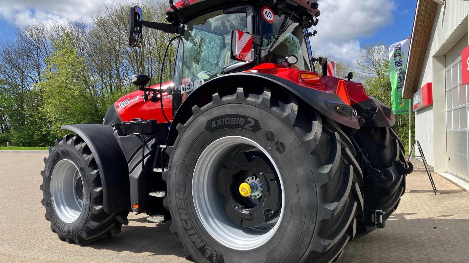 Traktor of the type Case IH OPTUM 340 CVX, Gebrauchtmaschine in Spøttrup (Picture 4)