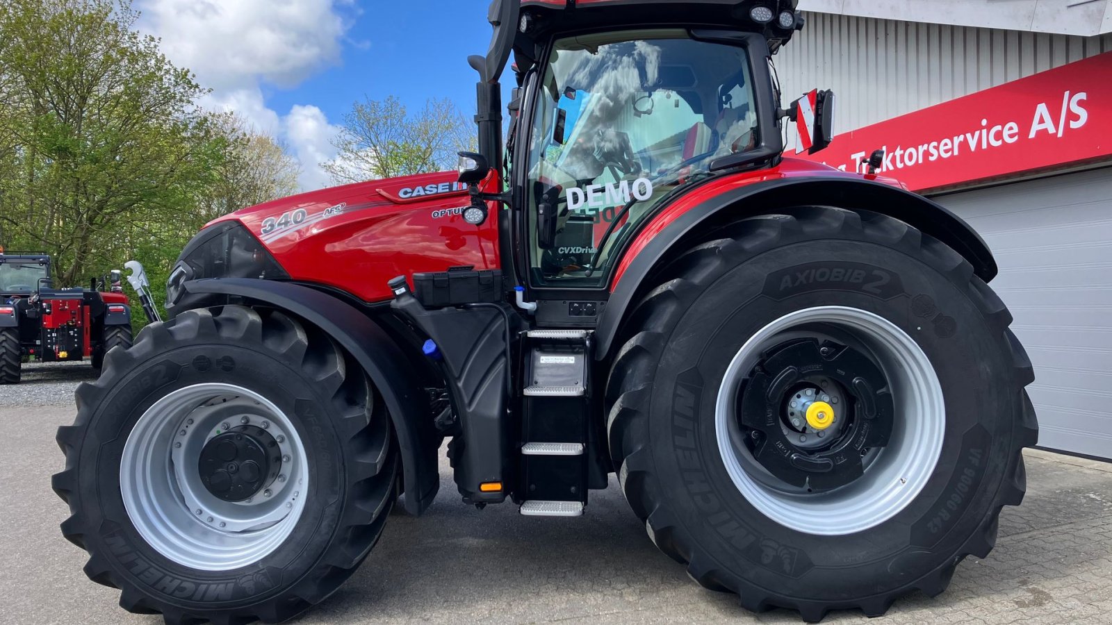 Traktor of the type Case IH OPTUM 340 CVX, Gebrauchtmaschine in Spøttrup (Picture 3)