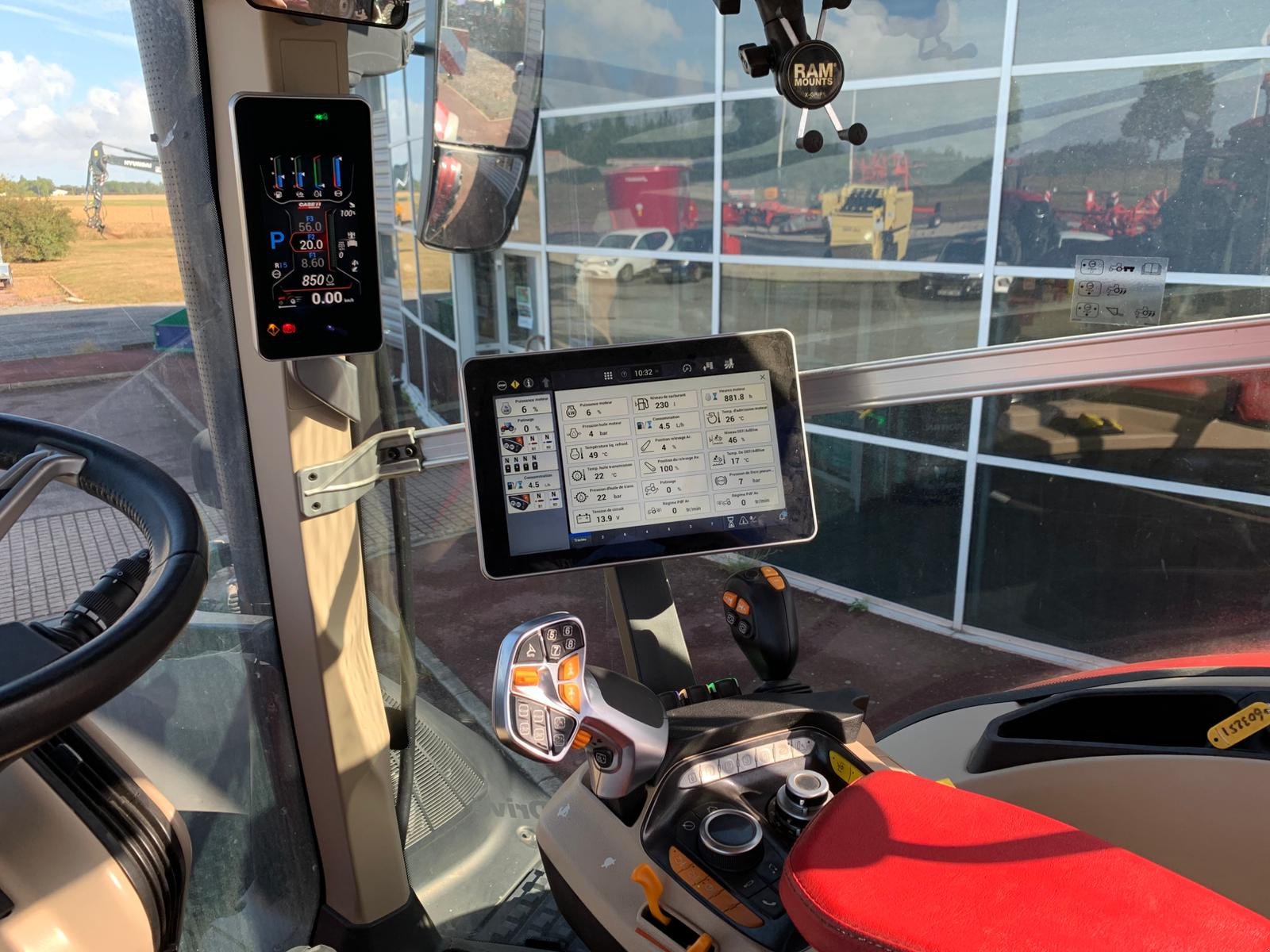 Traktor типа Case IH OPTUM CVX 270 AFS CONNECT, Gebrauchtmaschine в CINTHEAUX (Фотография 9)