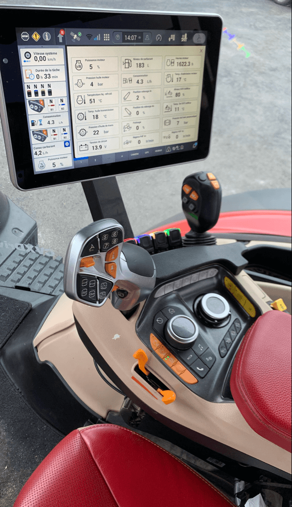 Traktor от тип Case IH OPTUM CVX 300 AFS CONNECT, Gebrauchtmaschine в CINTHEAUX (Снимка 6)