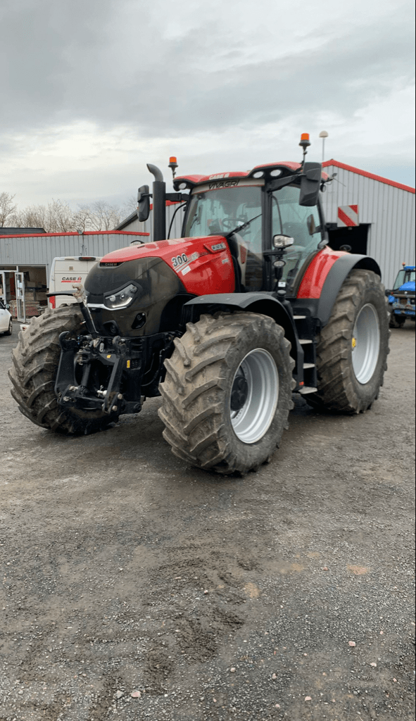 Traktor от тип Case IH OPTUM CVX 300 AFS CONNECT, Gebrauchtmaschine в CINTHEAUX (Снимка 1)