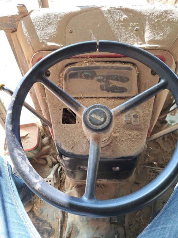 Traktor Türe ait Case IH PJ, Gebrauchtmaschine içinde COGNAC LA FORET (resim 3)