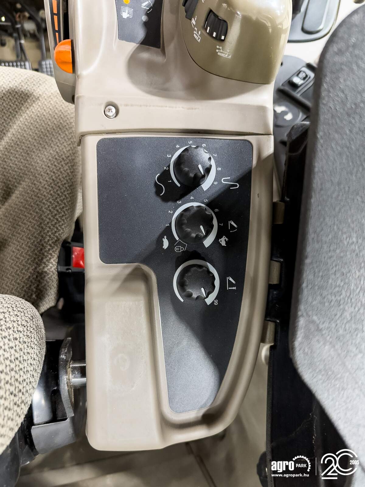 Traktor des Typs Case IH Puma 165 19/6 Powershift 50 km/h, front axle susp., cab susp., full RTK, Michelin tires, Gebrauchtmaschine in Csengele (Bild 21)