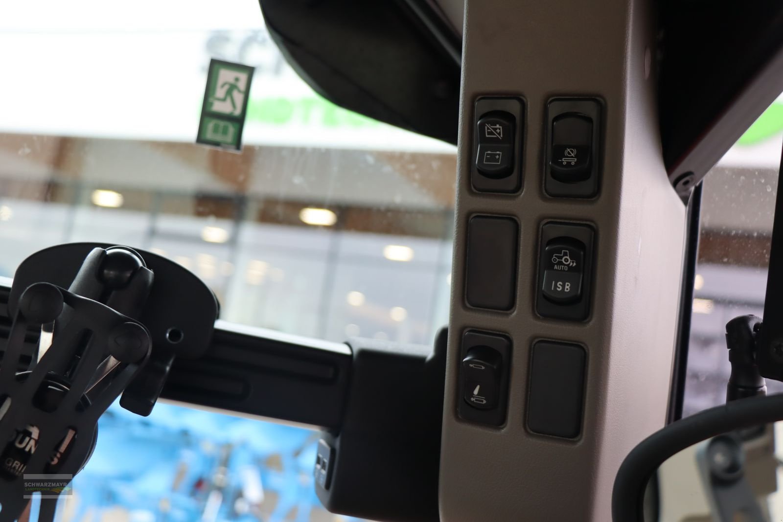 Traktor of the type Case IH Puma 165 CVX, Neumaschine in Aurolzmünster (Picture 19)