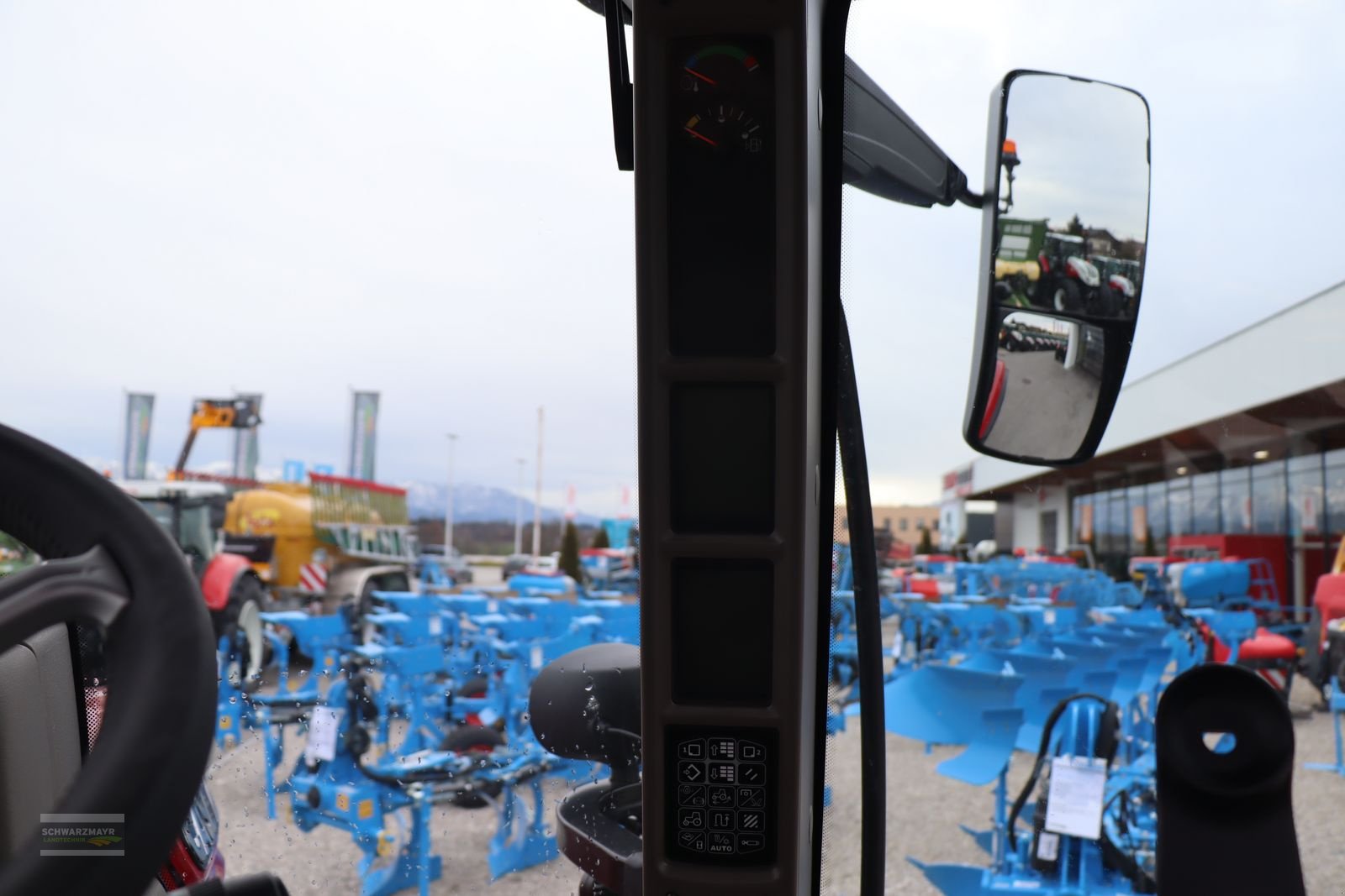 Traktor of the type Case IH Puma 165 CVX, Neumaschine in Aurolzmünster (Picture 21)