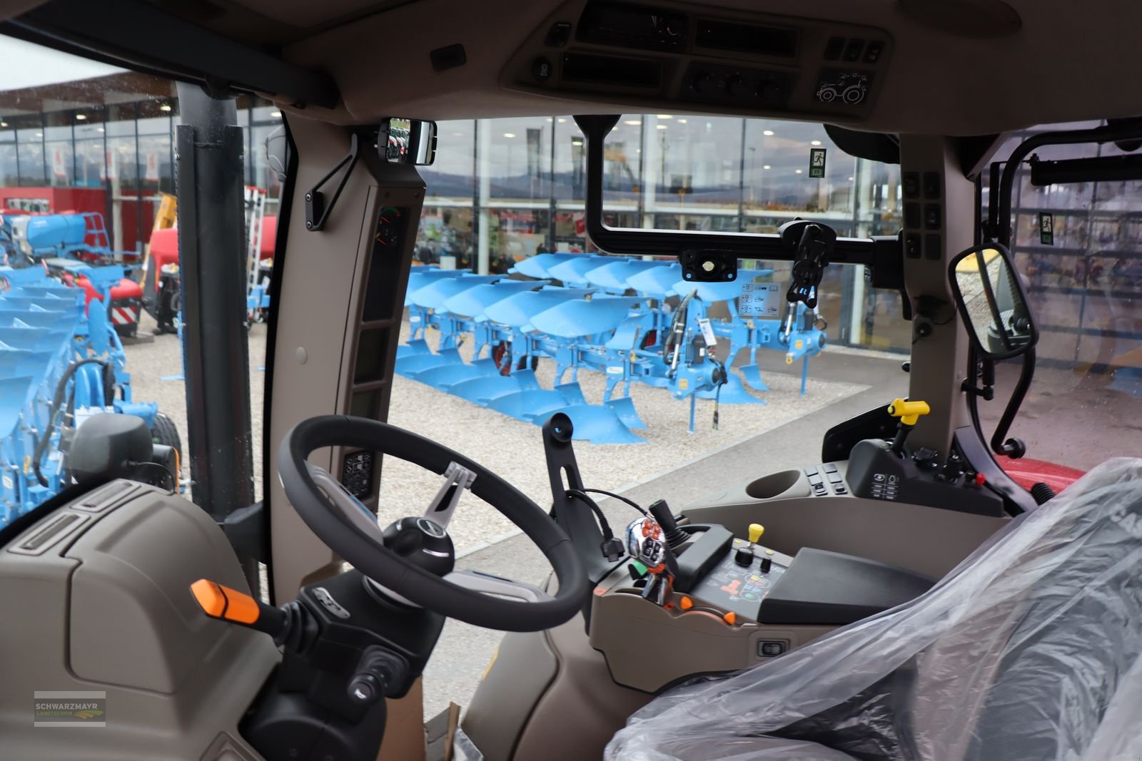 Traktor of the type Case IH Puma 165 CVX, Neumaschine in Aurolzmünster (Picture 14)