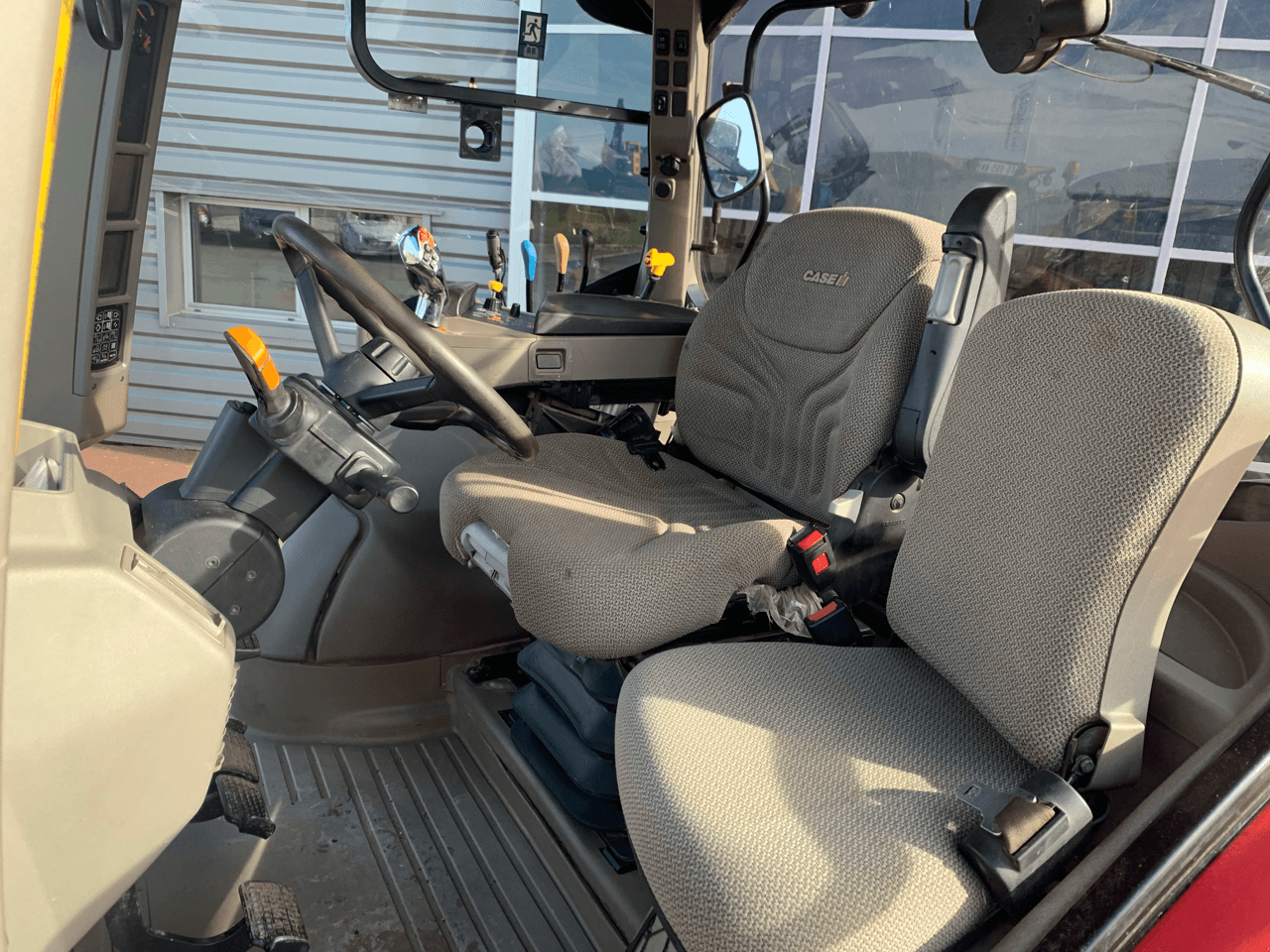 Traktor van het type Case IH PUMA 165 MULTICONTROLLER, Gebrauchtmaschine in CINTHEAUX (Foto 5)