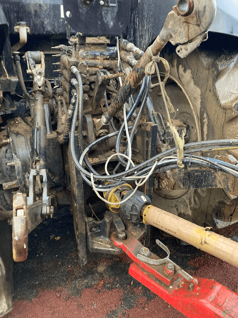 Traktor du type Case IH PUMA 165 X, Gebrauchtmaschine en TREMEUR (Photo 5)